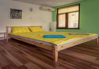 Гостевой дом 4 Rooms Пловдив Номер-студио с кроватью размера "king-size" и диван-кроватью-12