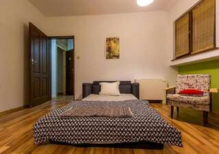 Гостевой дом 4 Rooms Пловдив Номер-студио с кроватью размера "king-size" и диван-кроватью-9